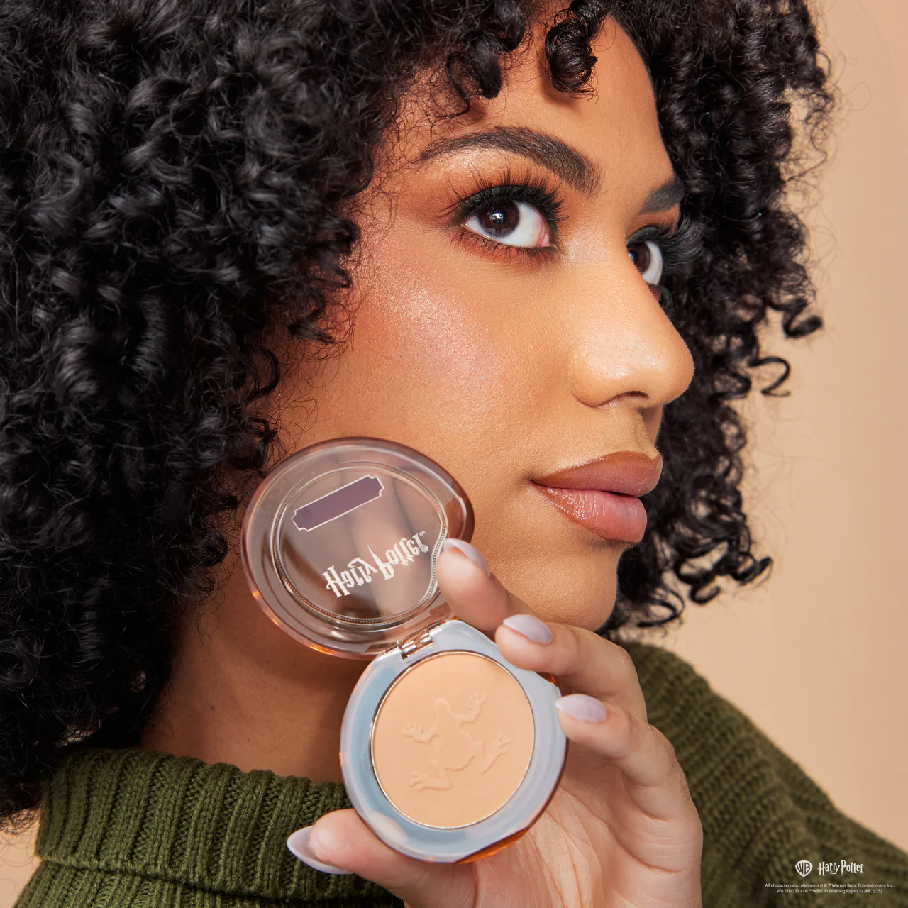 Harry Potter Holiday | Chocolate Frogâ„¢ Bronzer Powder - Image 4