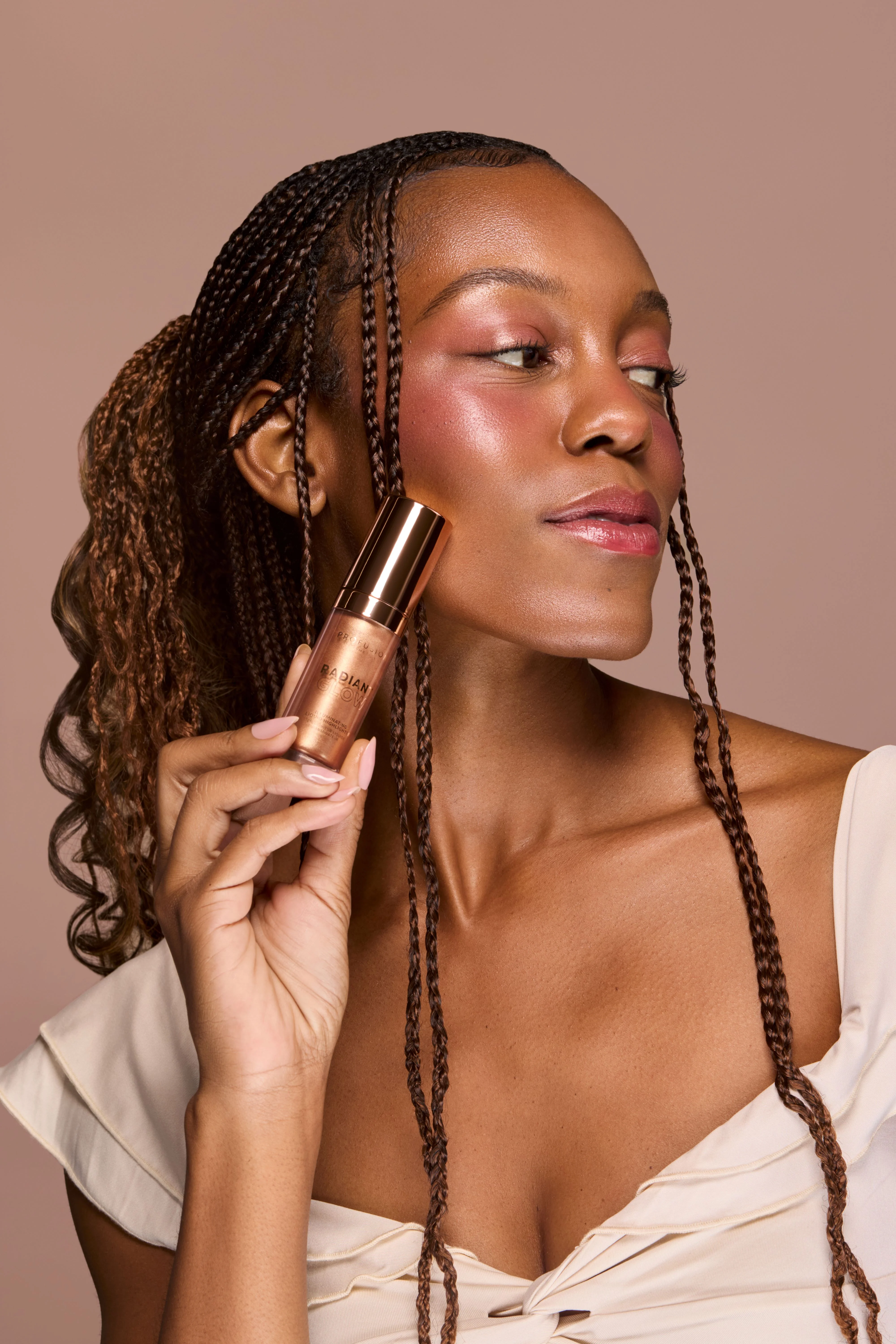 Radiant Glow Illuminating Liquid Highlighter - Image 10